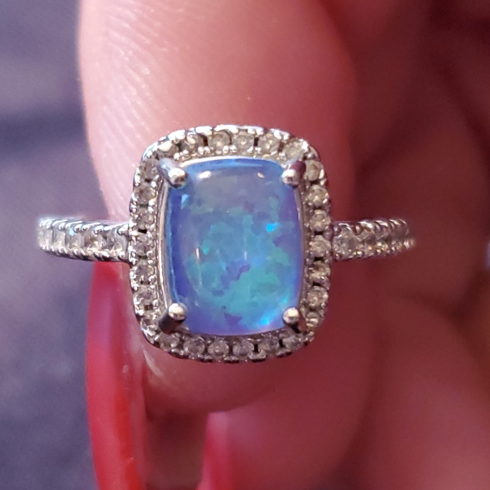 Blue stone old fashioned ring